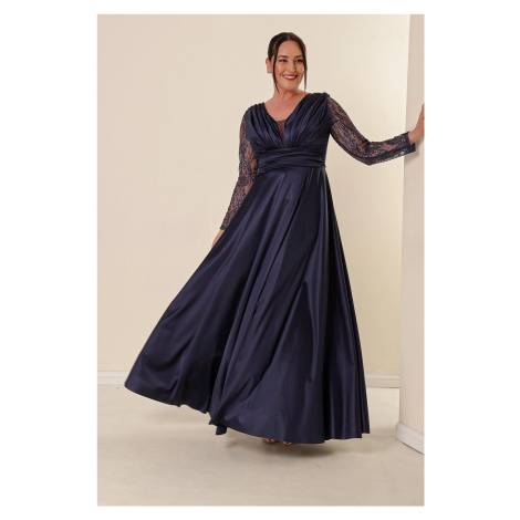 Dlouhé saténové večerní šaty Saygı Plus Size v námořnické modré barvě s tylovými rukávy, třpytiv By Saygı