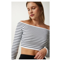 Happiness İstanbul Women's White Square Neck Striped Crop Blouse