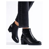 Výborné černé dámské kotníčkové boty na plochém podpatku
