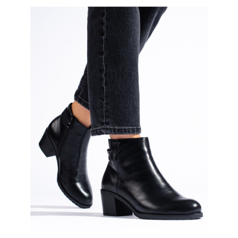 Výborné černé dámské kotníčkové boty na plochém podpatku Daszynski