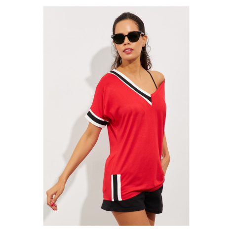Chladné a sexy dámské červené tričko s kontrastem ST396 Cool & Sexy