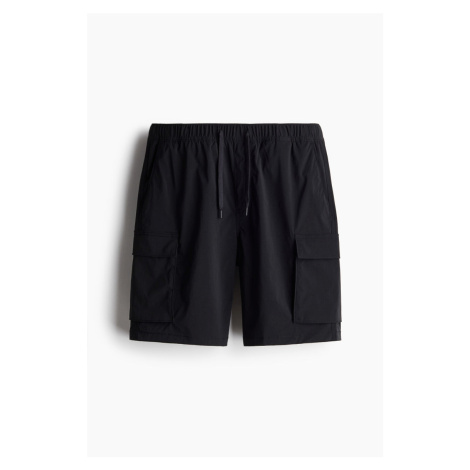 H & M - Nylonové šortky cargo Regular Fit - černá H&M