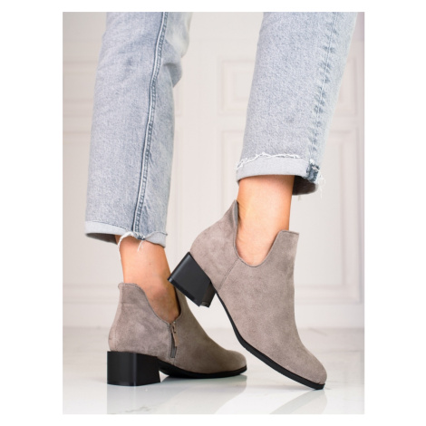 Jedinečné šedo-stříbrné kotníčkové boty dámské na širokém podpatku