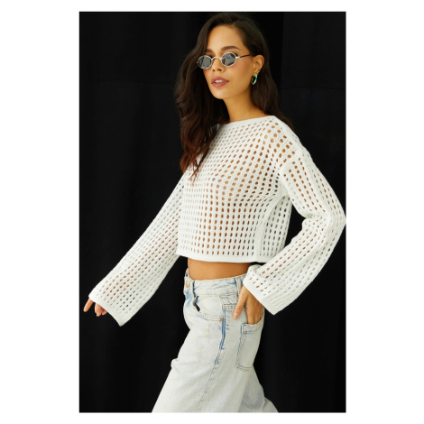 Cool & Sexy Women's White Spanish Sleeve Openwork Knitwear Short Blouse