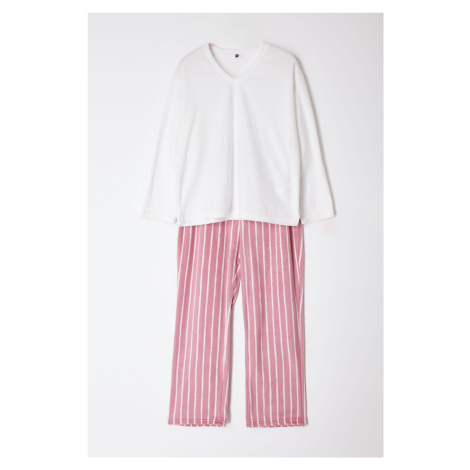 Trendyol Curve Pink Striped Fleece Knitted Pajama Set