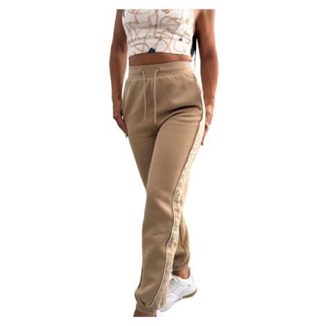 Dámské sportovní oblečení Guess