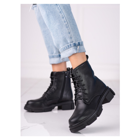 Trendy kotníčkové boty dámské černé na plochém podpatku