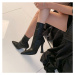 Elegantní kotníkové boty na asymetrickém podpatku