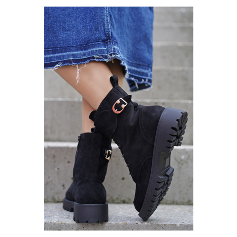 Černé semišové kotníkové boty Connie CM PARIS