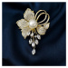 Éternelle Brož s říční perlou a zirkony Jasmín - květina B7244-XH2582B-1 Zlatá