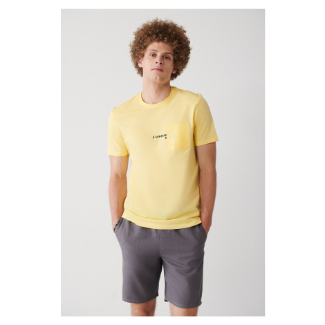 Avva Men's Yellow 100% Cotton Crew Neck Pocket Printed Regular Fit T-shirt