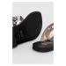 Kožené žabky Karl Lagerfeld dámské, stříbrná barva, na plochém podpatku