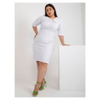 Bílé elegantní šaty velké velikosti s 3/4 rukávy