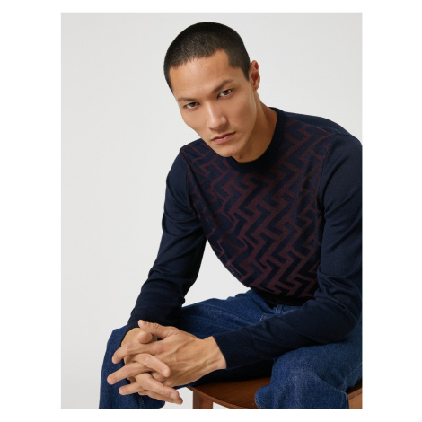 Koton Basic pletený svetr s geometrickým vzorem a texturou, kulatý výstřih.