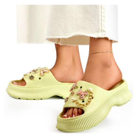 Dámské světle zelené gumové pantofle s ozdobami