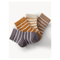 Sada čtyř párů klučičích proužkovaných ponožek v šedé, hnědé a béžové barvě Marks & Spencer