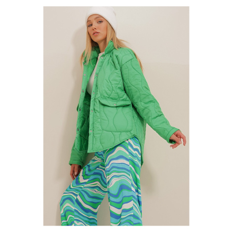Trend Alaçatı Stili Dámský zelený dětský límec s podšívkou kapsa prošívaný kabát