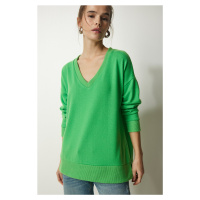 Štěstí İstanbul Dámský světle zelený načechraný pletený svetr s výstřihem do V