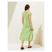 Světle zelené dámské vzorované nabírané šaty Marks & Spencer