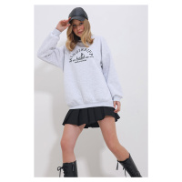 Trend Alaçatı Stili Women's Grimelange Crew Neck 3 Thread Embroidered Oversize Sweatshirt