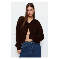 Trendyol hnědý pletený svetr s kapucí