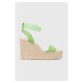 Semišové sandály Calvin Klein Jeans WEDGE SANDAL SU CON MG BTW dámské, zelená barva, na platform