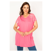Şans Women's Plus Size Pink V-Neck Blouse with Lace Off the Shoulders
