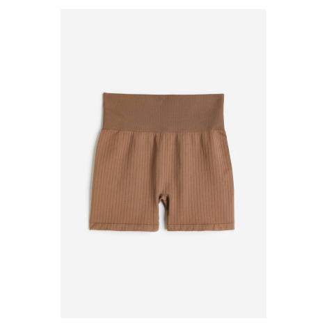 H & M - Bezešvé šortky hotpants z materiálu DryMove™ - béžová H&M