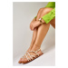 Béžové dámské sandály s kovovými ozdobami
