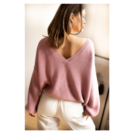 Ružový svetr s výstřihem do V – one size PATCHOULI