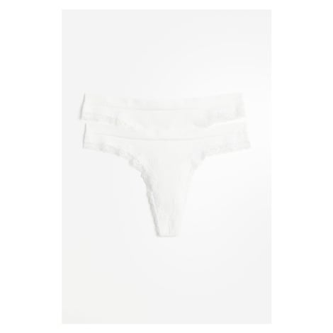 H & M - Bezešvé kalhotky thong's krajkovými lemy 2 kusy - bílá H&M