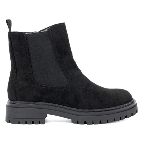 Krásné černé kotníkové boty dámské na platformě