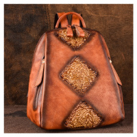 Kožený vintage batoh pro dámy s texturovaným vzorem