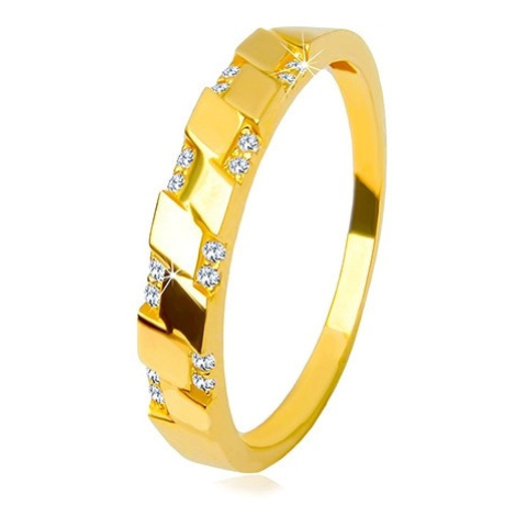 Prsten ve žlutém 14K zlatě - třpytivé kulaté zirkonky, motiv kosočtverců Šperky eshop