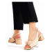 Pk Komfortní hnědé dámské sandály na širokém podpatku ruznobarevne