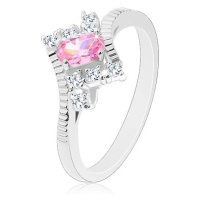 Prsten ve stříbrném odstínu s vroubkovanými rameny, růžový ovál, čiré zirkony