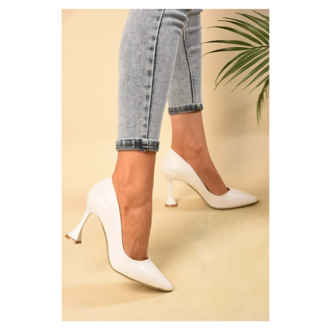 Shoeberry Women's Lio White Skin Classic Heeled Shoes Stiletto