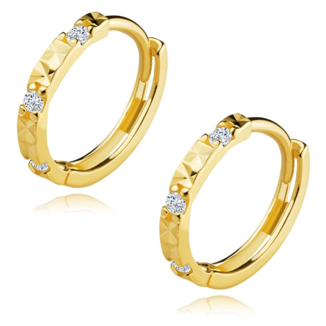 Kulaté náušnice z 9K žlutého zlata - čtverce s diamantovým brusem, kubické zirkony, 11 mm Šperky eshop