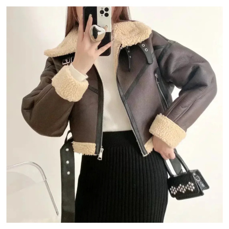 Krátká dámská koženková bunda ve stylu biker s kožešinovou podšívkou