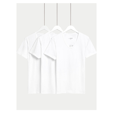 Sada tří pánských basic triček v bílé barvě s technologií Cool & Fresh™ Marks & Spencer