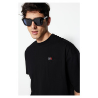 Trendyol Black Oversize / Wide Cut Pocket Paperclip Vyšívané tričko s krátkým rukávem 100% bavln