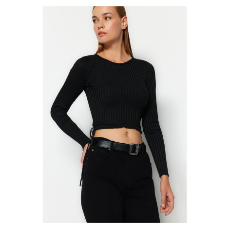 Trendyol Black Crop Crew Neck Knitwear Sweater