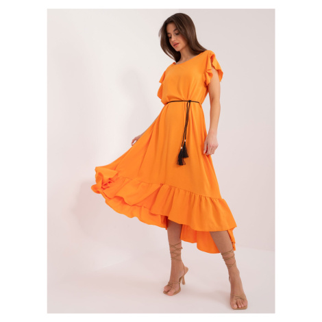 Světle oranžové asymetrické šaty s volány Fashionhunters