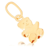 Přívěsek ve žlutém 9K zlatě - malý medvídek, hladký, mírně vypouklý povrch