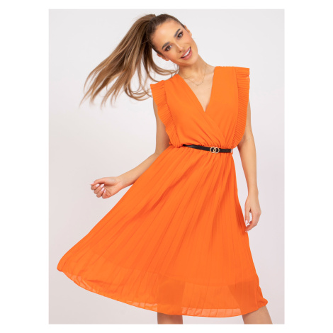 Oranžové midi šaty s psaníčkovým Marine výstřihem Fashionhunters