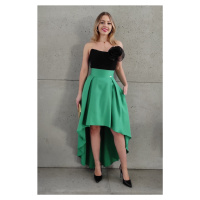 Zelená asymetrická sukně