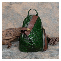 Kožená kabelka s texturou a kontrastními detaily