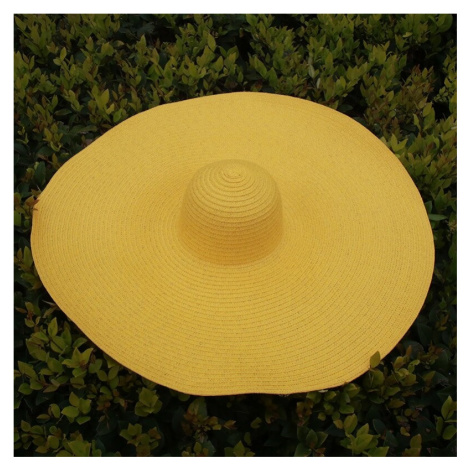 Plážový slaměný klobouk různých barev se širokou krempou