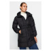 Trendyol Black Oversized dlouhý nafukovací kabát, vodoodpudivý s kapucí s přepásanou kapucí