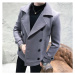 Krátký pánský kabát dvouřadý s knoflíky a širokým límcem